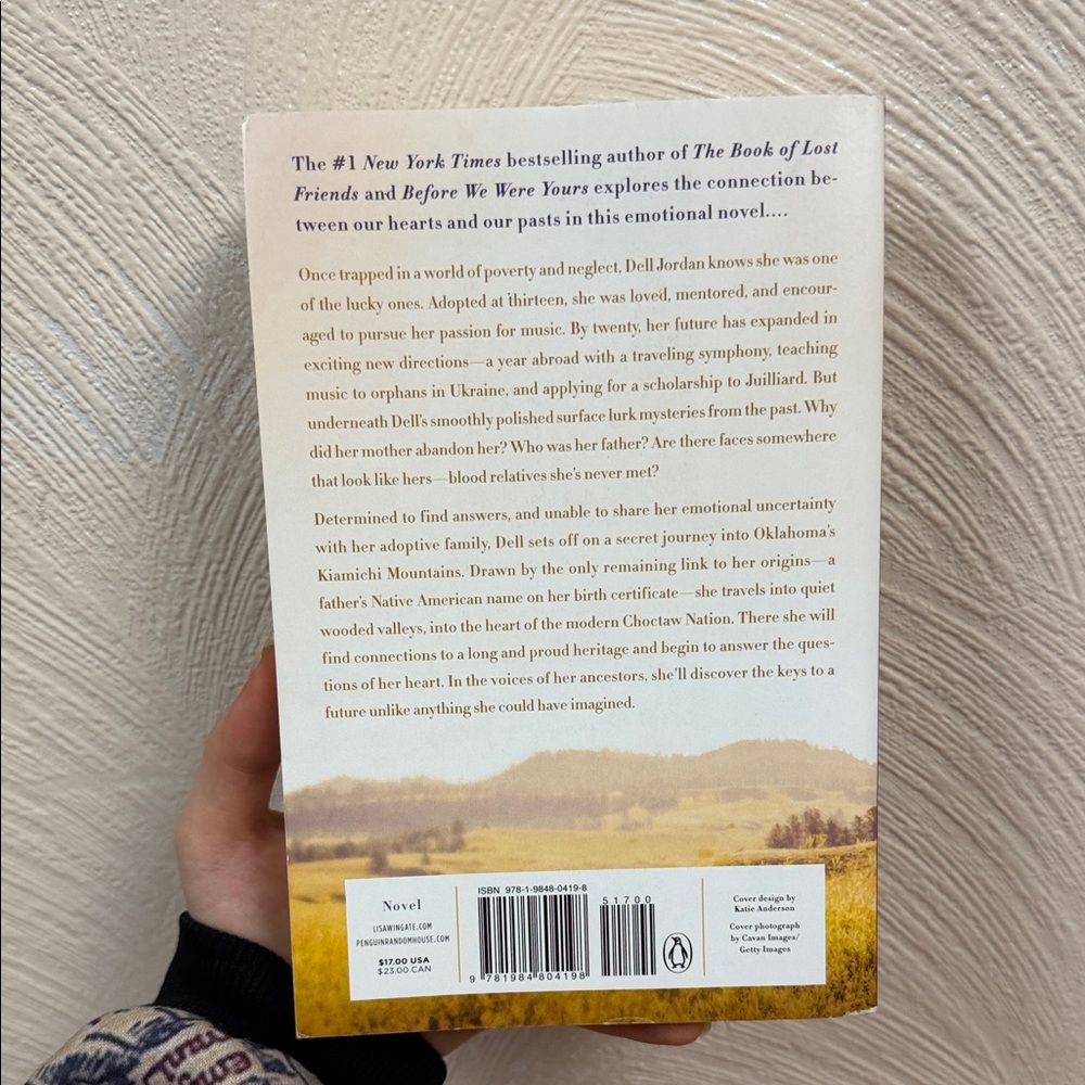 A Thousand Voices by Lisa Wingate Paperback - Picture 2 of 16